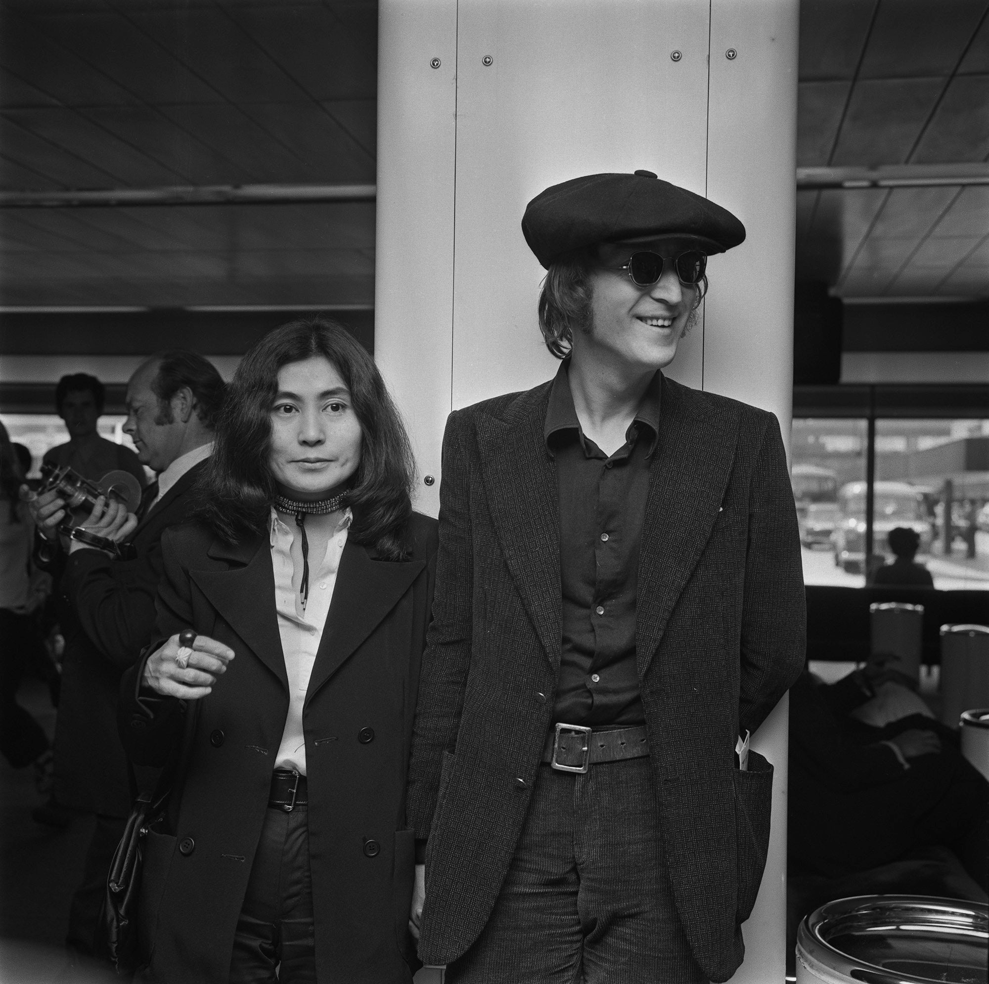 Lennon And Ono At Heathrow