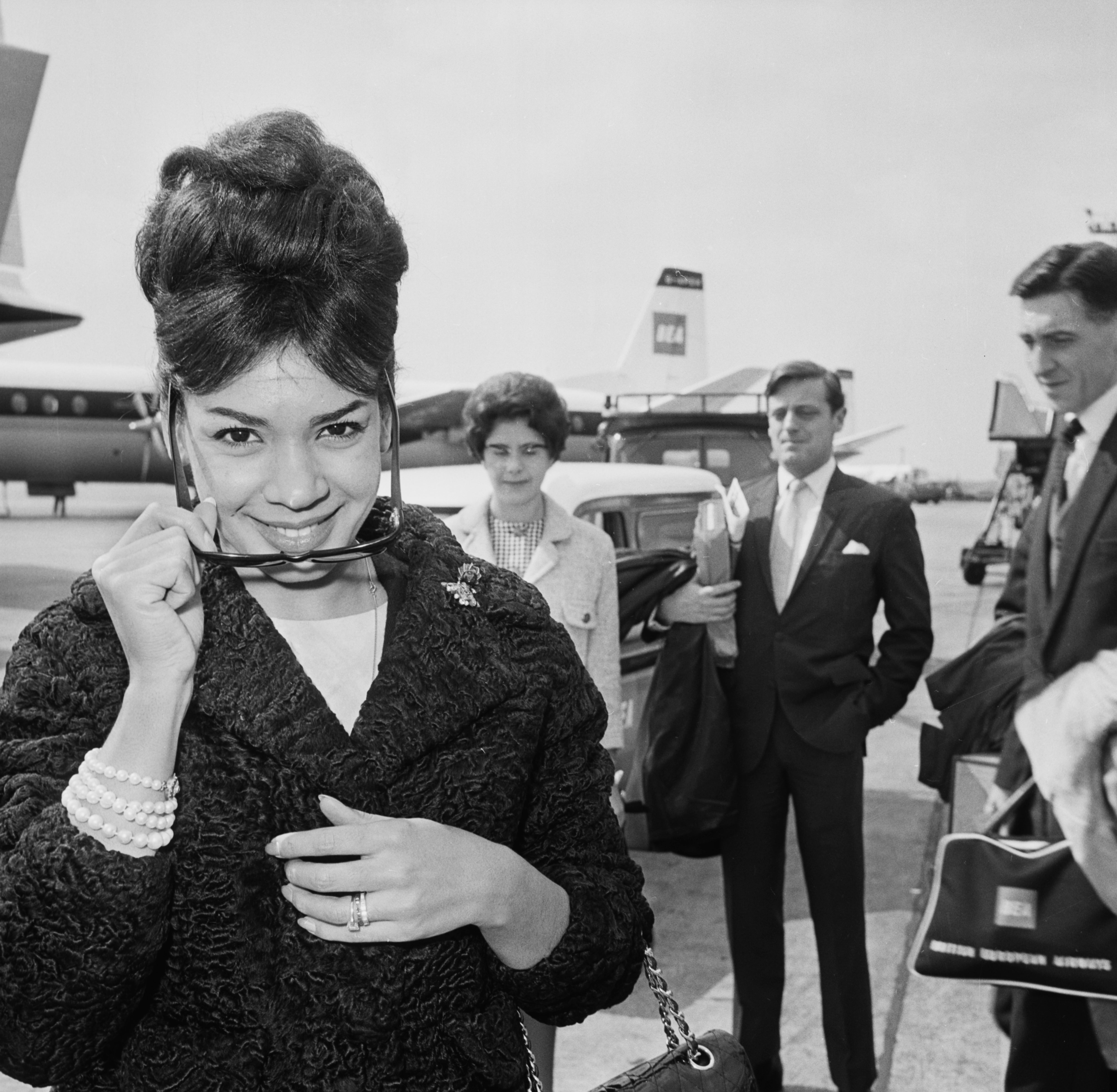 Shirley Bassey at London Airport