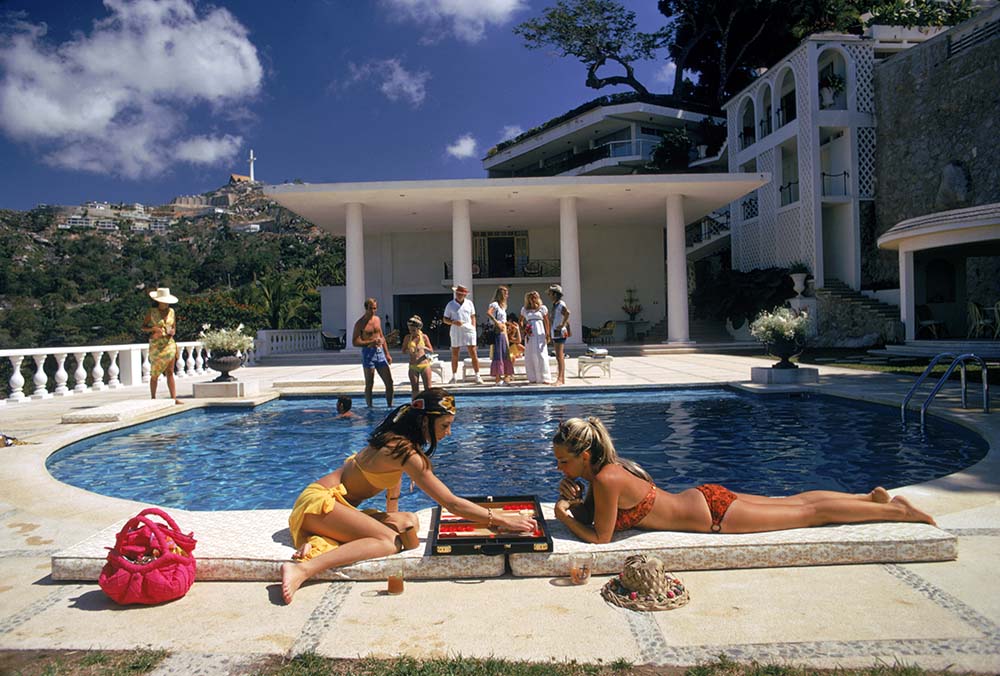 Poolside Backgammon from Slim Aarons: Style fine art photography